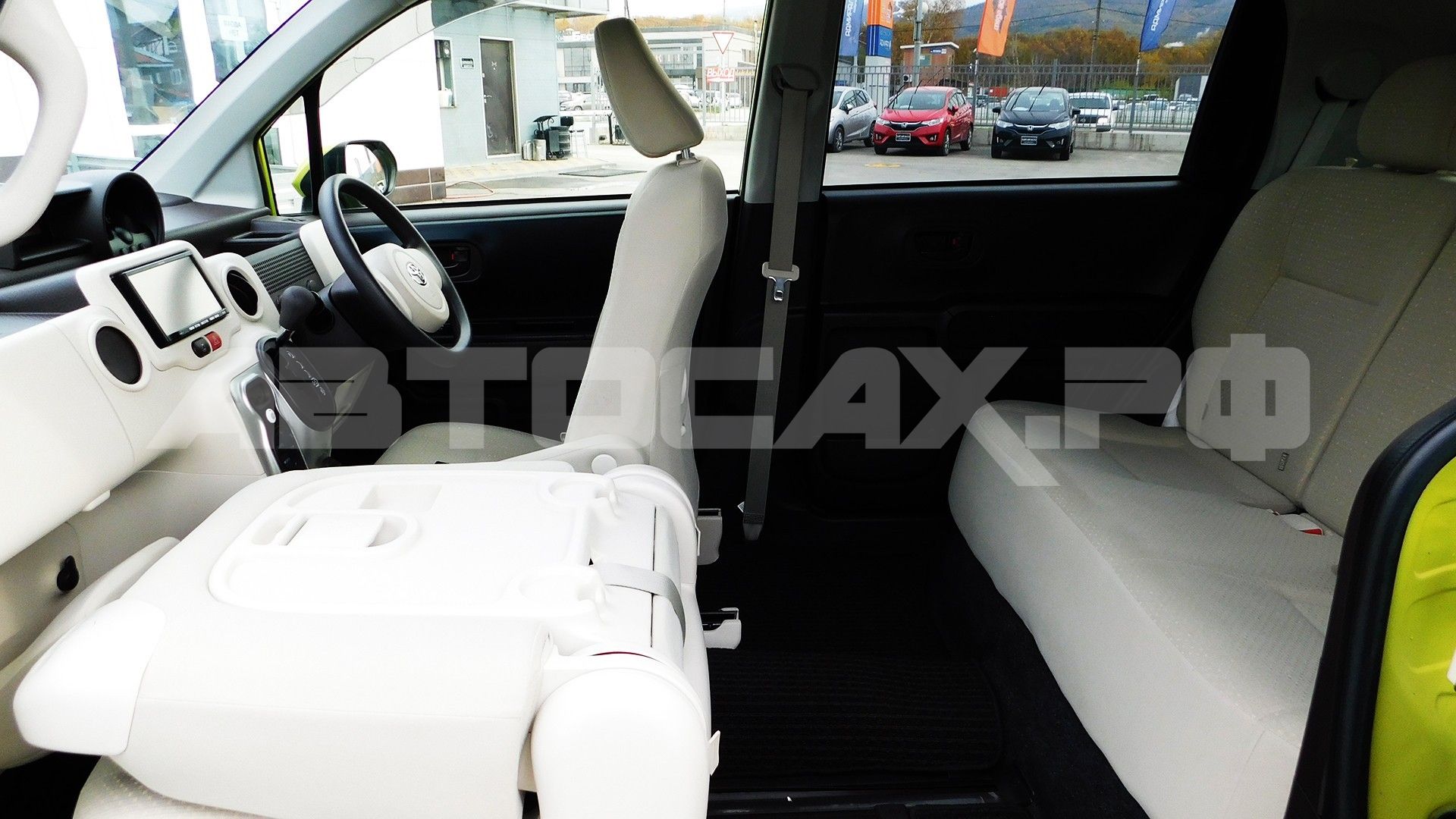 Toyota Spade 2019, Хэтчбек — фото 13