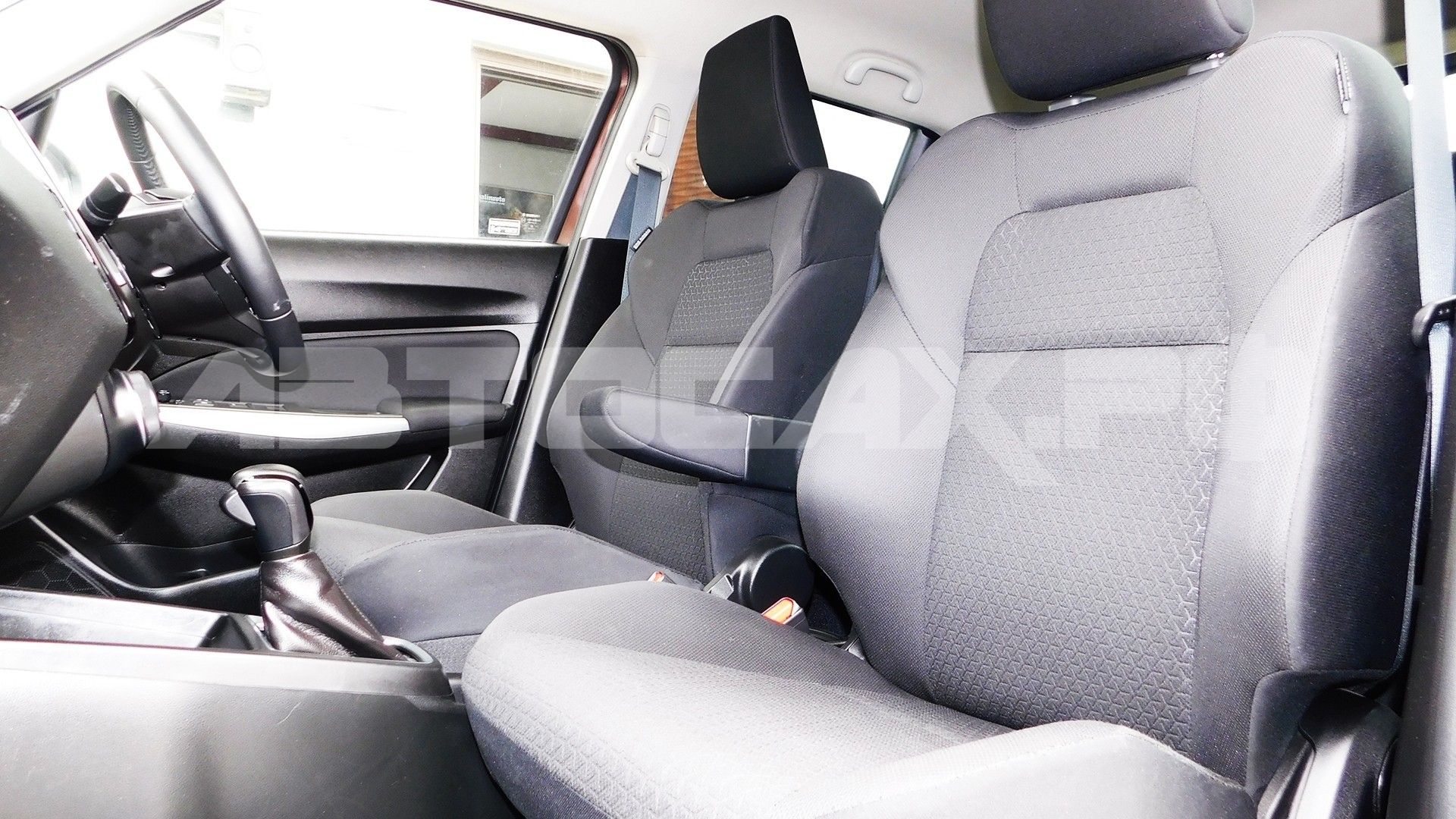 Suzuki Swift 2022, Хэтчбек — фото 12