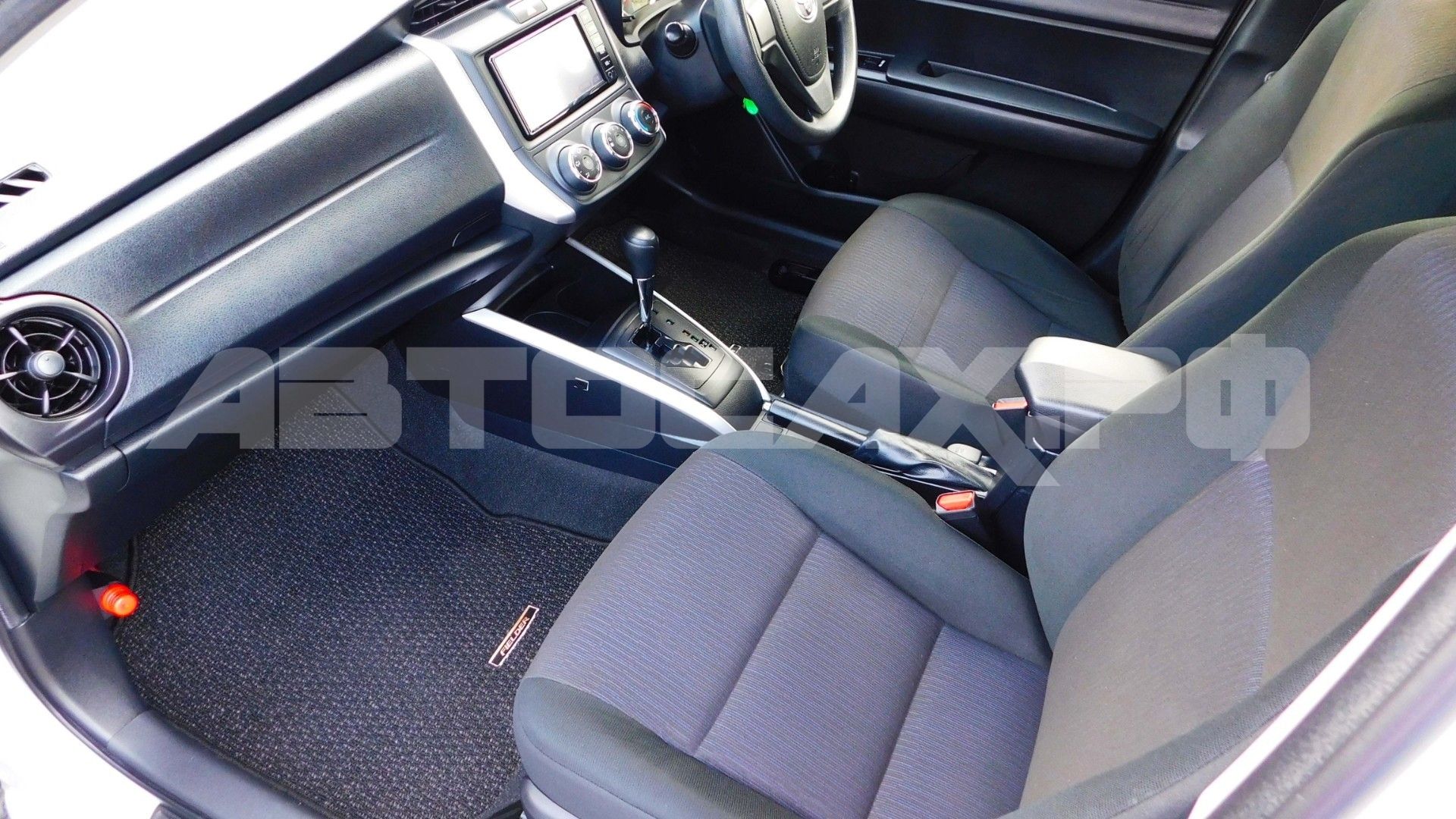 Toyota Corolla Fielder 2017, Универсал — фото 15