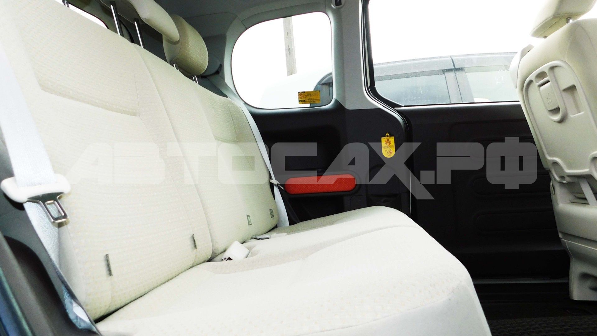Toyota Porte 2016, Хэтчбек — фото 22