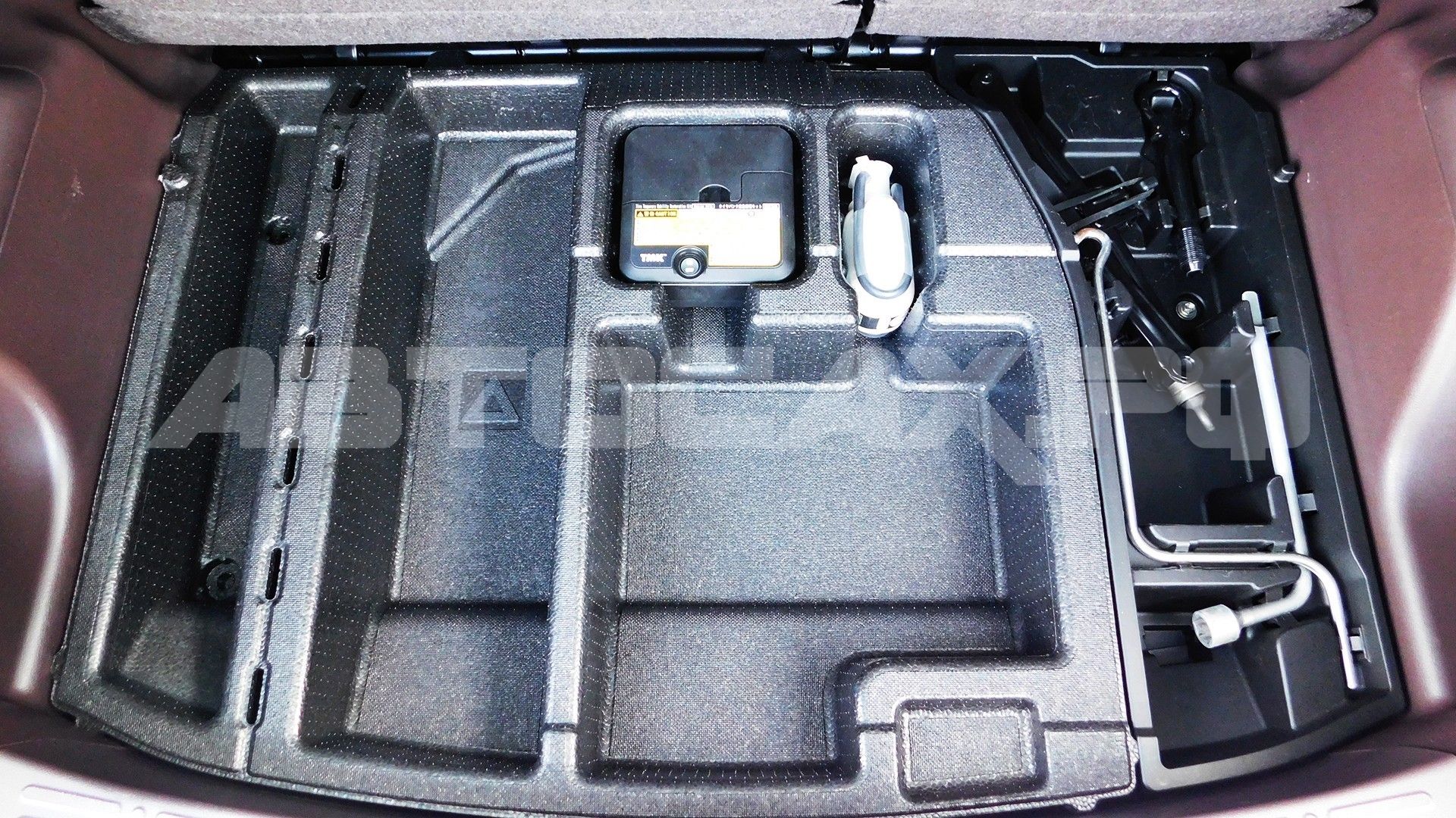 Toyota Spade 2016, Хэтчбек — фото 35