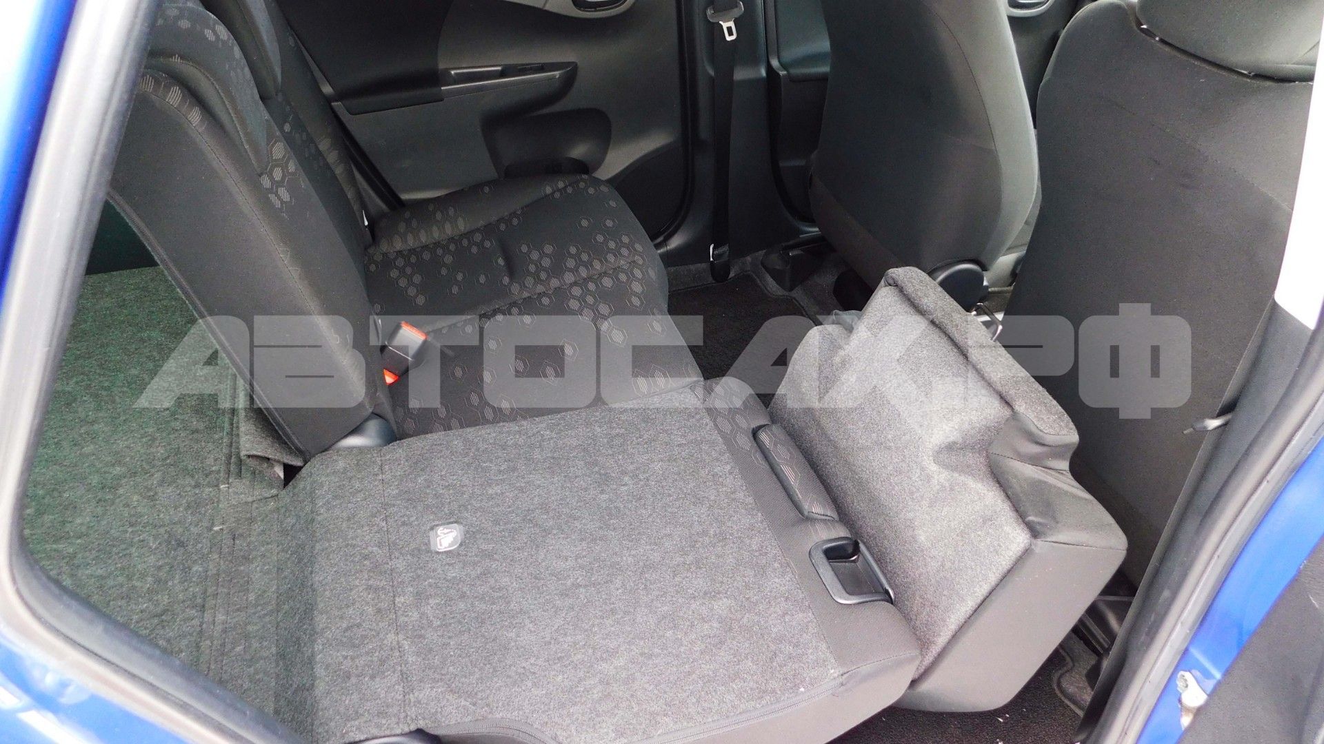 Toyota Ractis 2014, Хэтчбек — фото 18