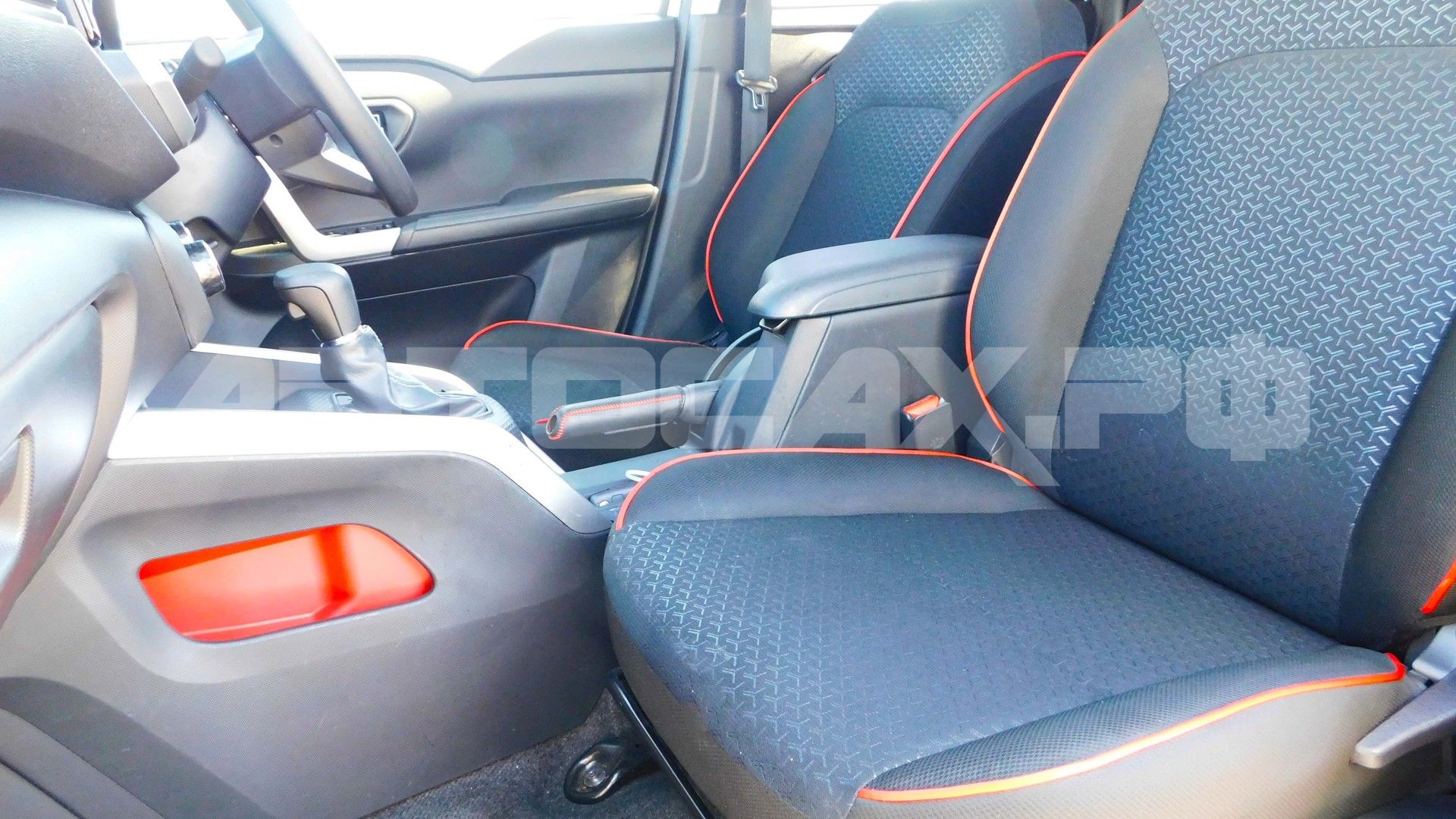 Daihatsu Rocky 2021, Кроссовер — фото 33