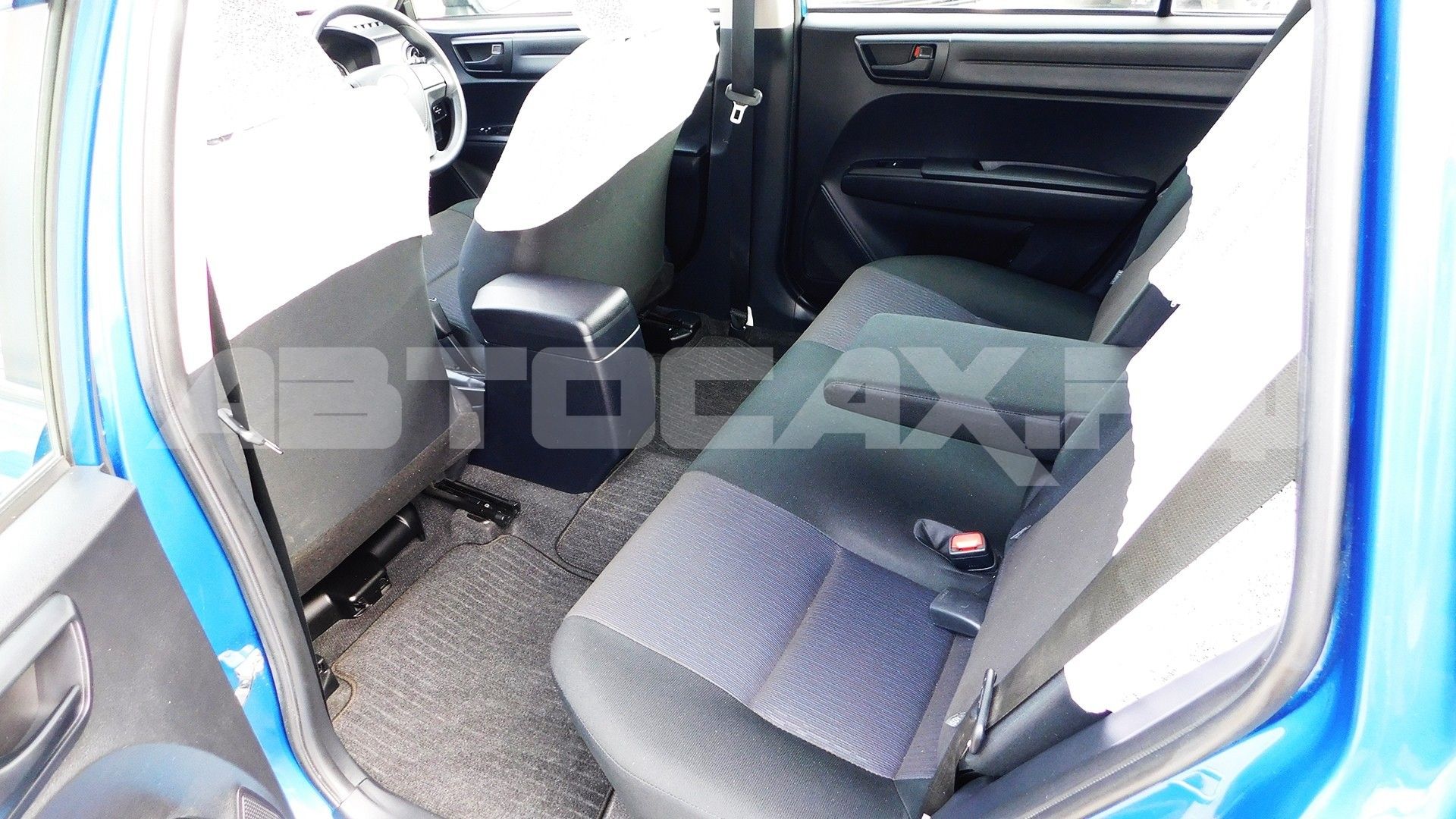 Toyota Corolla Fielder 2016, Универсал — фото 12