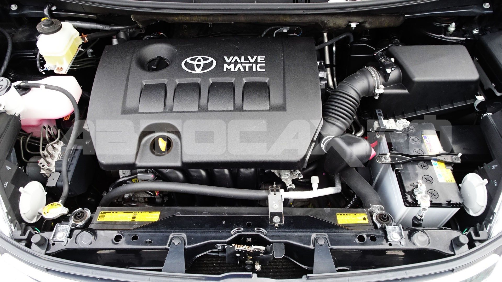 Toyota Isis 2016, Минивэн — фото 23