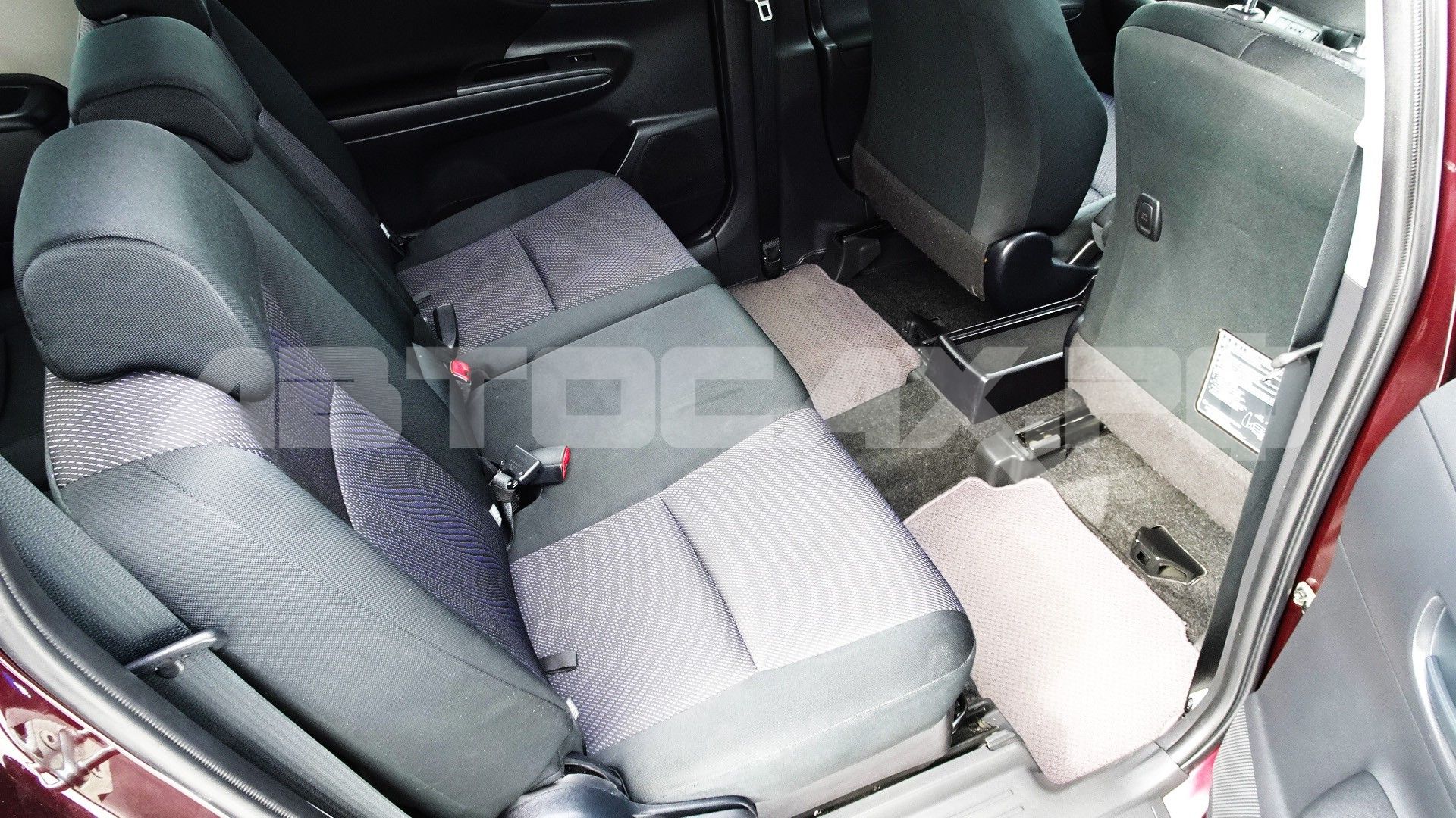 Toyota Wish 2017, Минивэн — фото 21