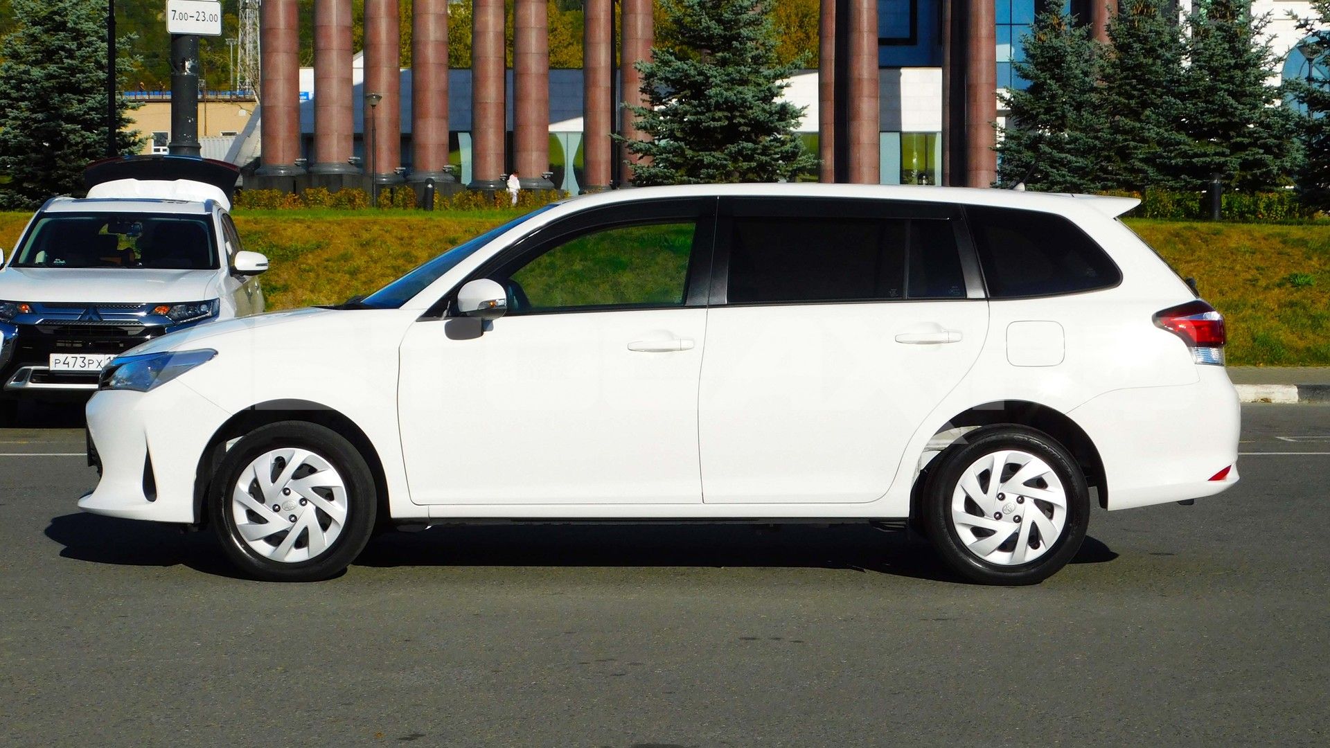 Toyota Corolla Fielder 2022, Универсал — фото 7