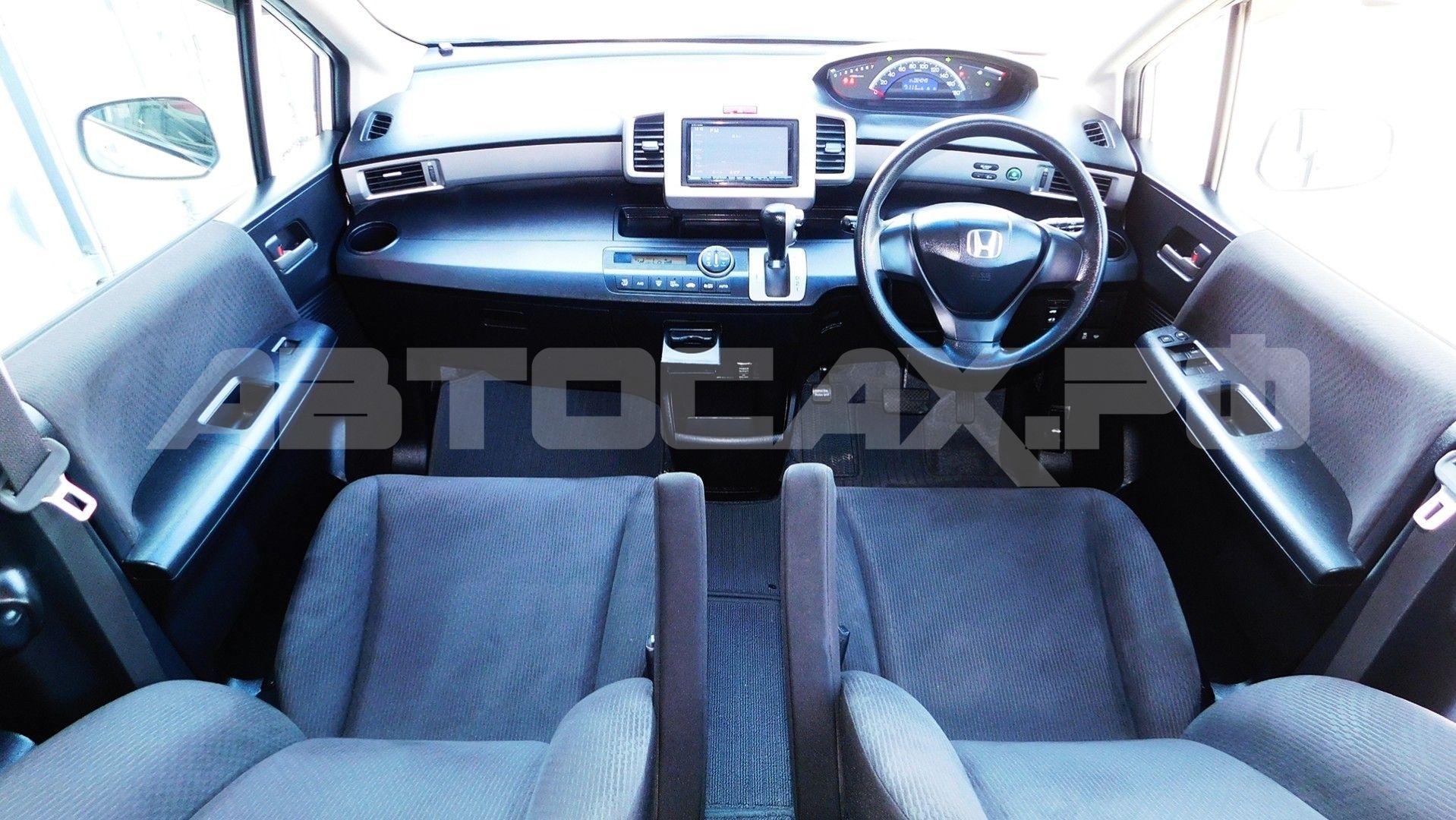 Honda Freed 2016, Минивэн — фото 11