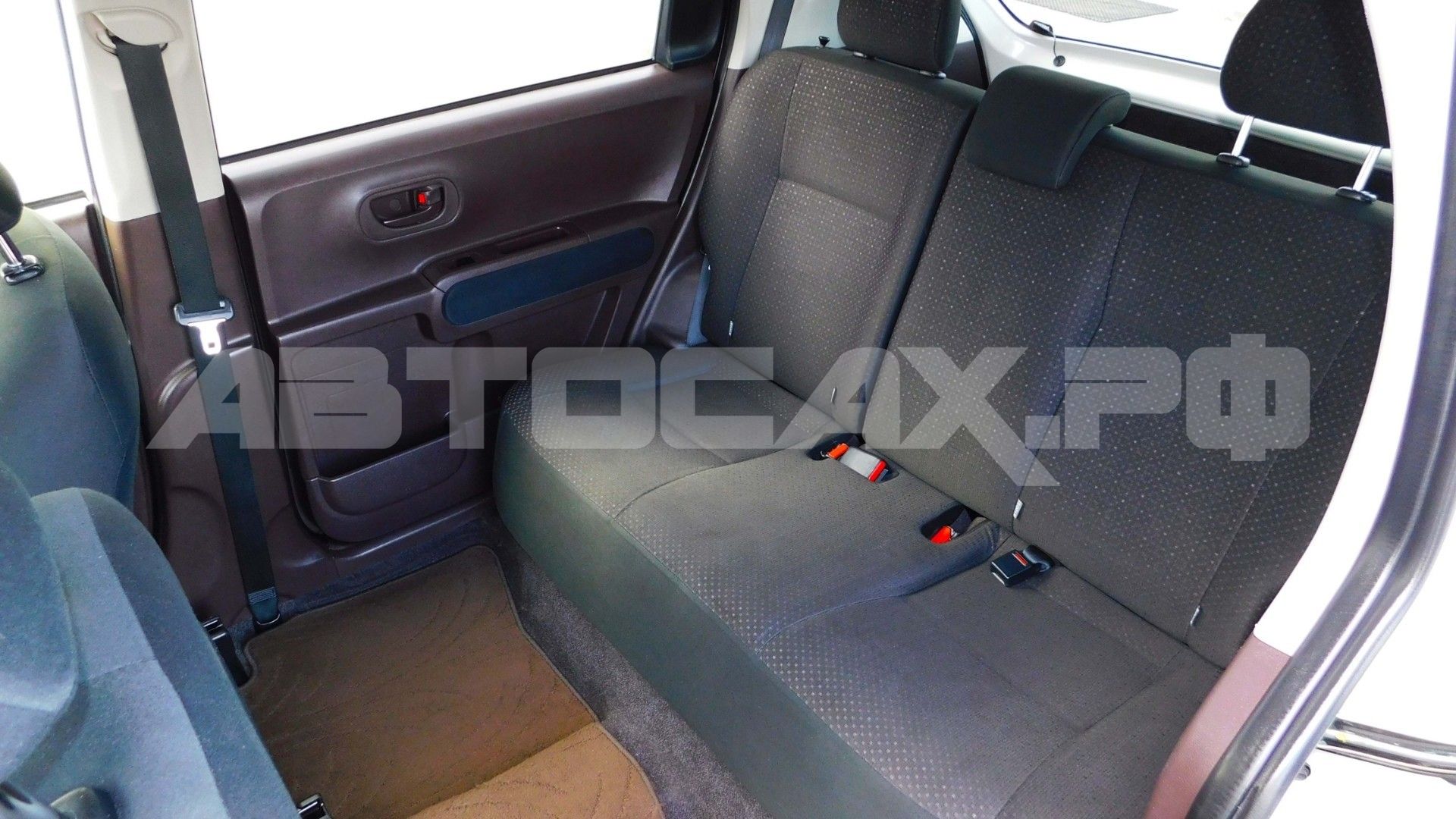 Toyota Porte 2020, Хэтчбек — фото 20