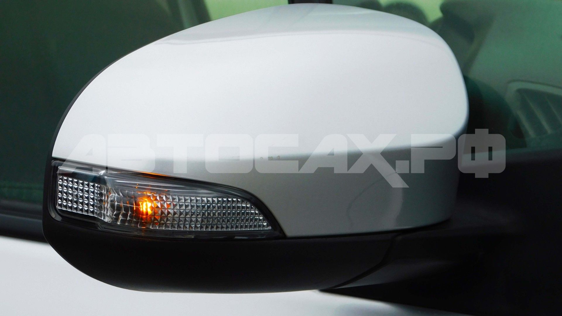 Toyota Vitz 2019, Хэтчбек — фото 36