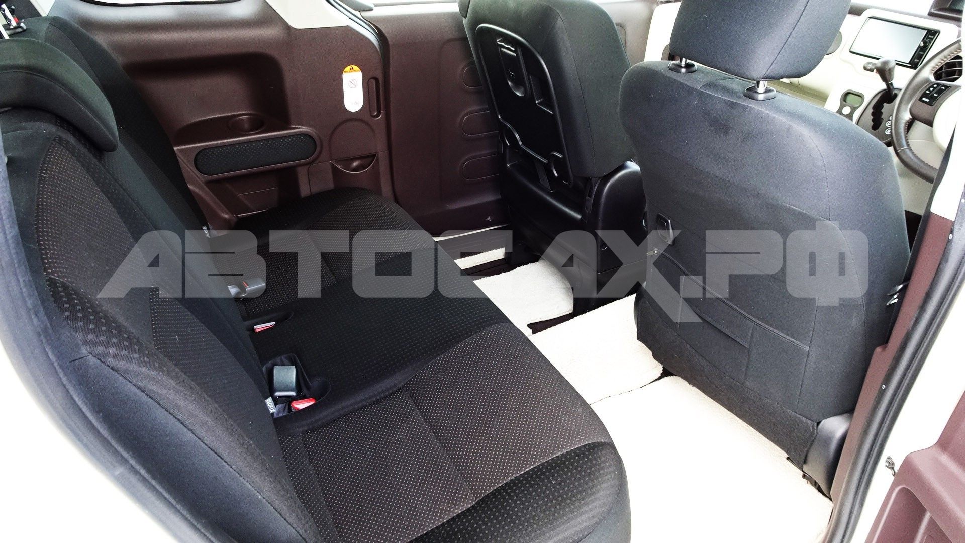 Toyota Porte 2017, Хэтчбек — фото 11