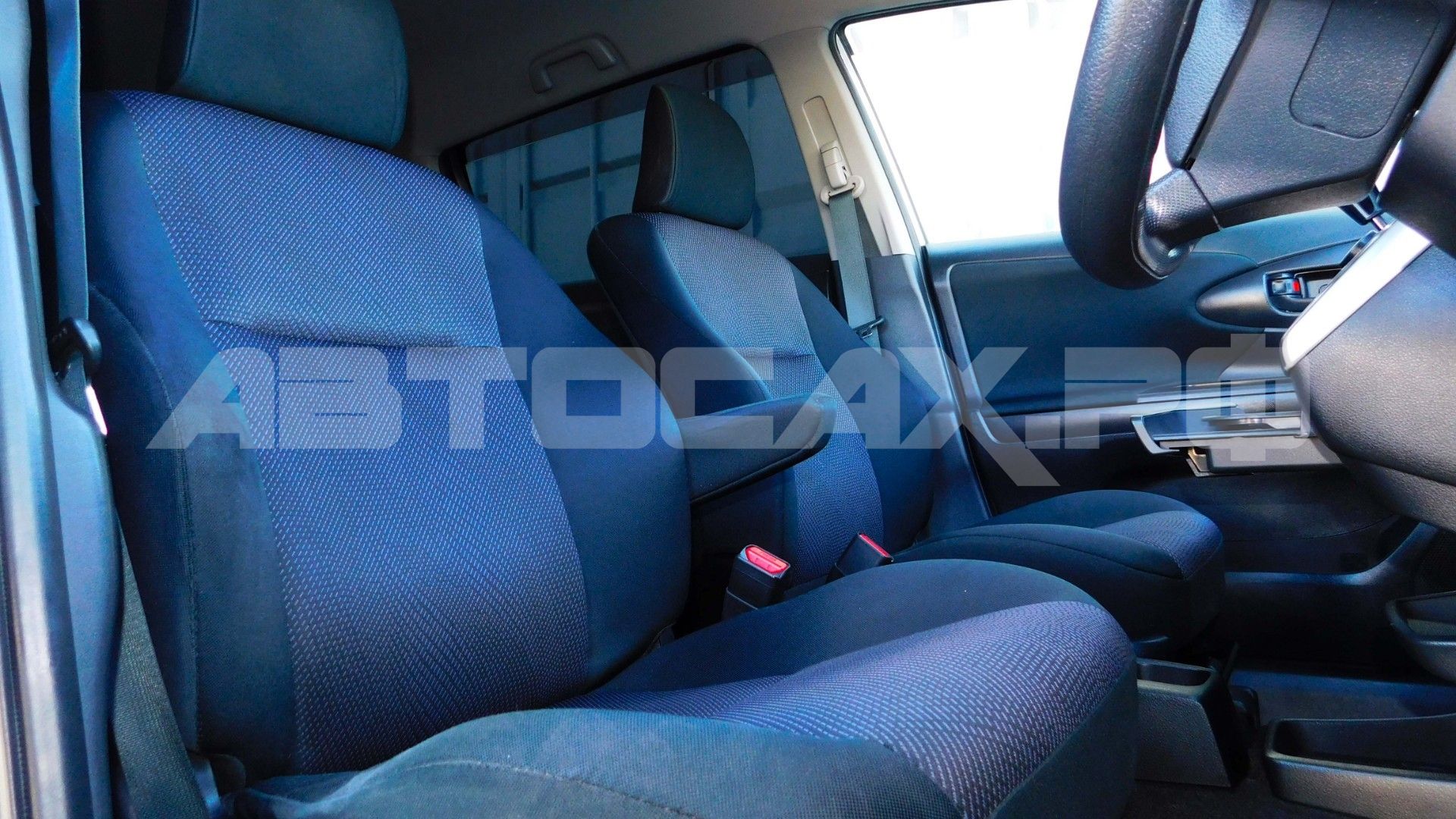 Toyota Wish 2015, Универсал — фото 10