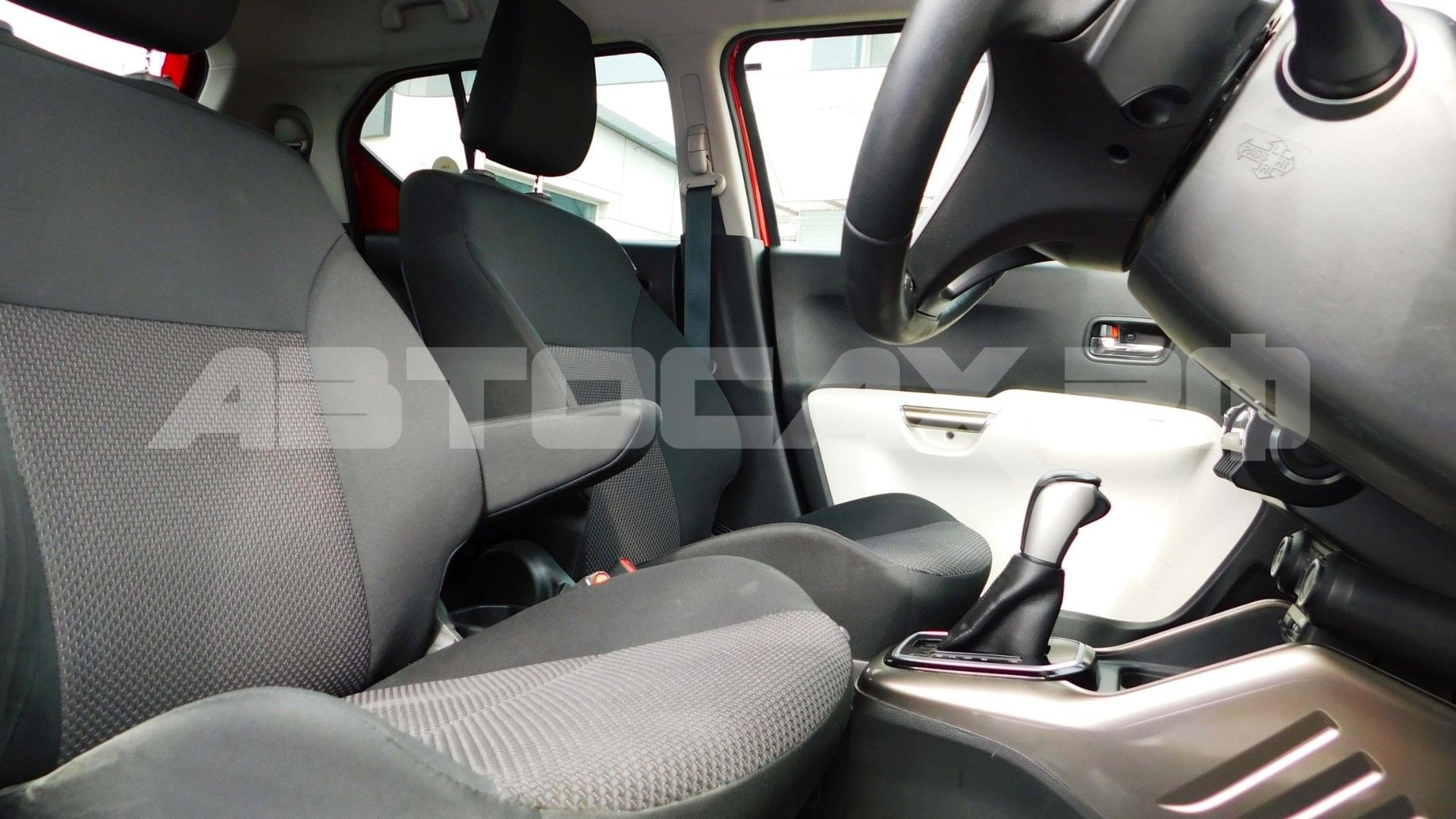 Suzuki Ignis 2018, Кроссовер — фото 11