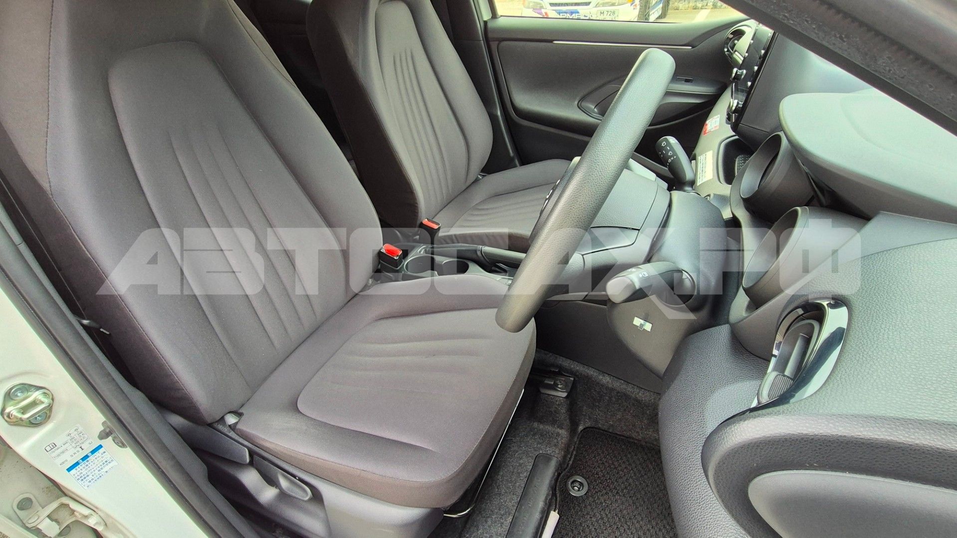 Toyota Yaris 2023, Хэтчбек — фото 14