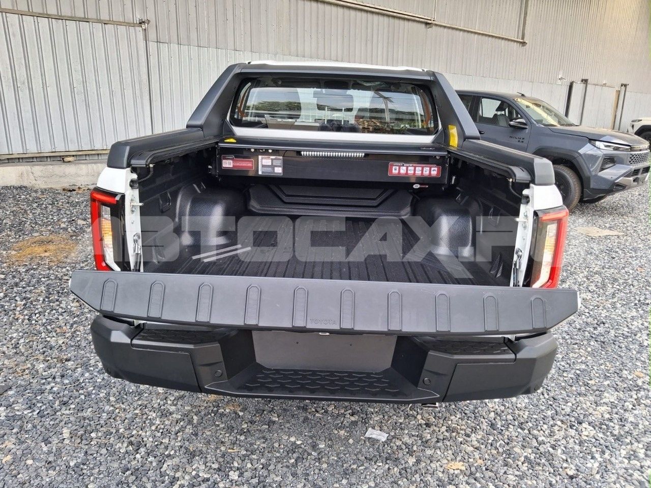 Toyota  HILUX TRAVO Double Cab 4TREX 4x4 2.8 OVERLAND 2026, Пикап — фото 15