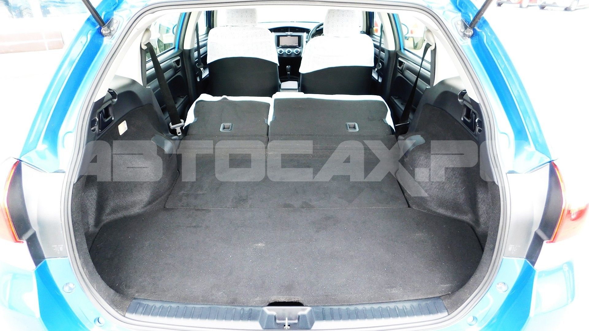 Toyota Corolla Fielder 2016, Универсал — фото 17