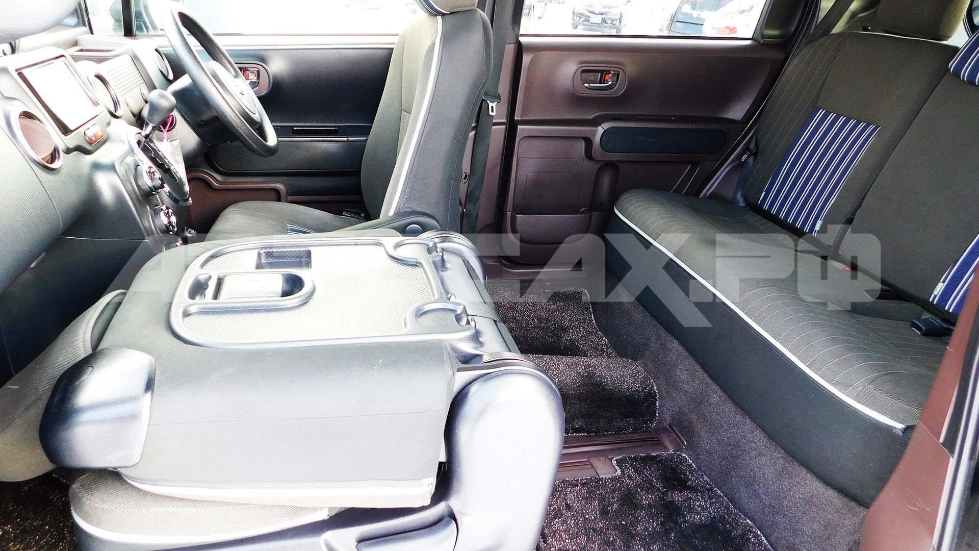 Toyota Spade 2018, Хэтчбек — фото 16