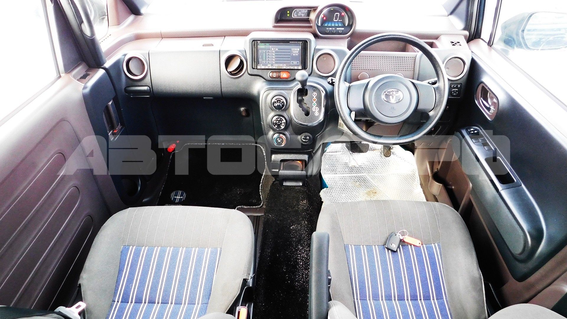 Toyota Spade 2018, Хэтчбек — фото 10
