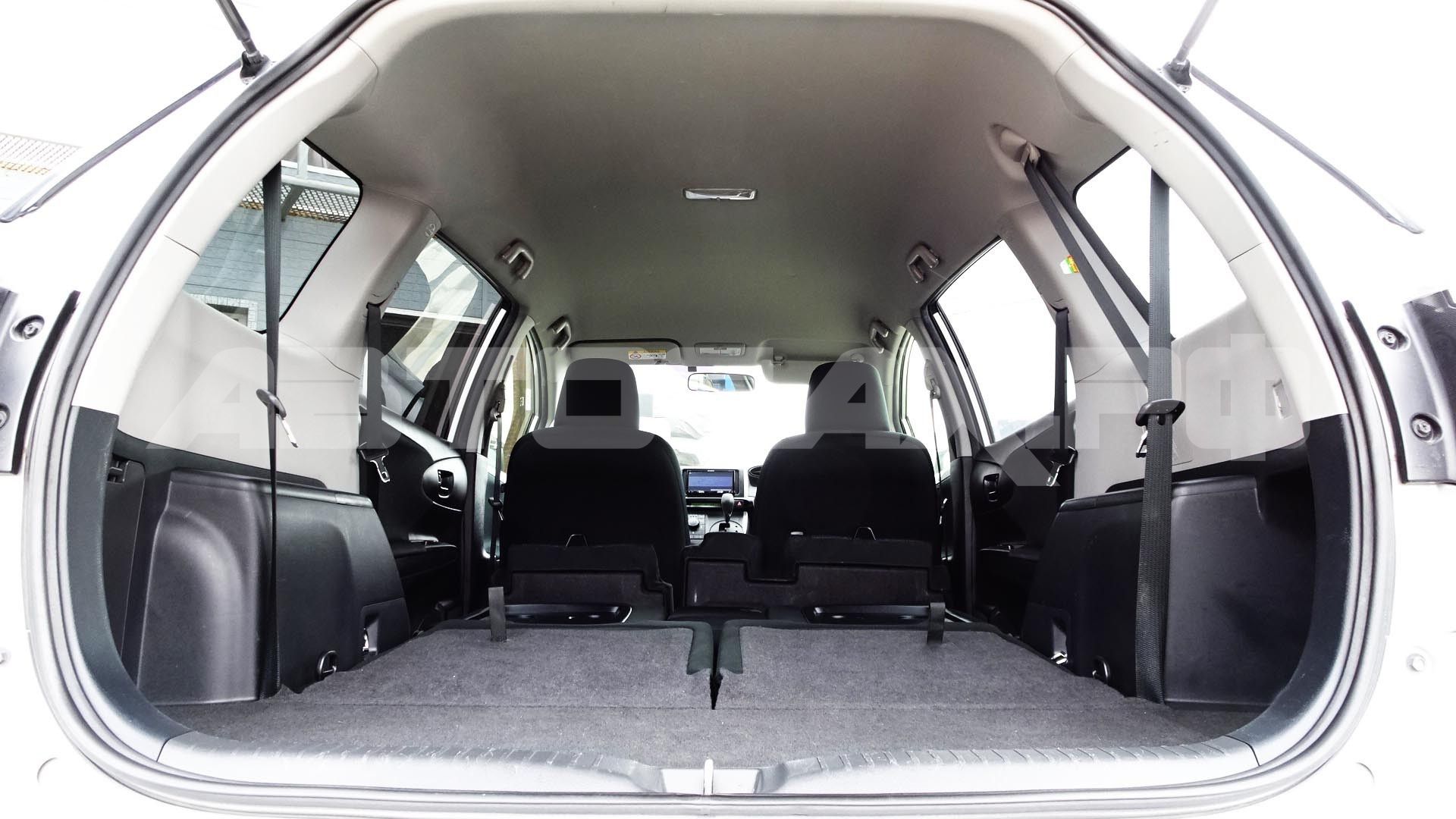 Toyota Wish 2016, Минивэн — фото 21