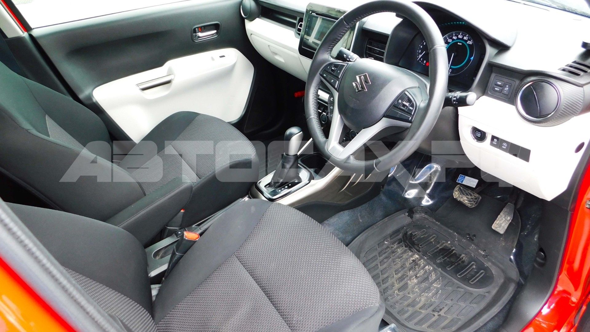 Suzuki Ignis 2018, Кроссовер — фото 10